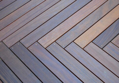 diagonal decking with dark wood 