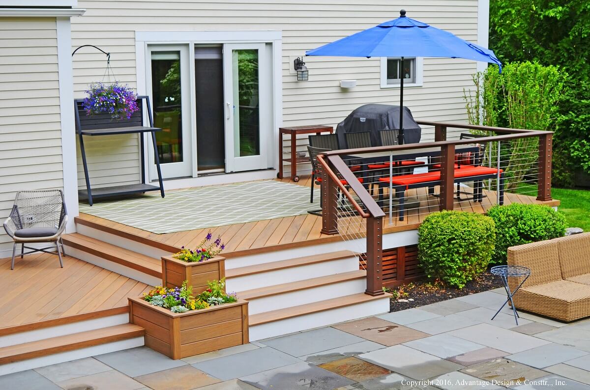 Deck with stainless steel cable railing