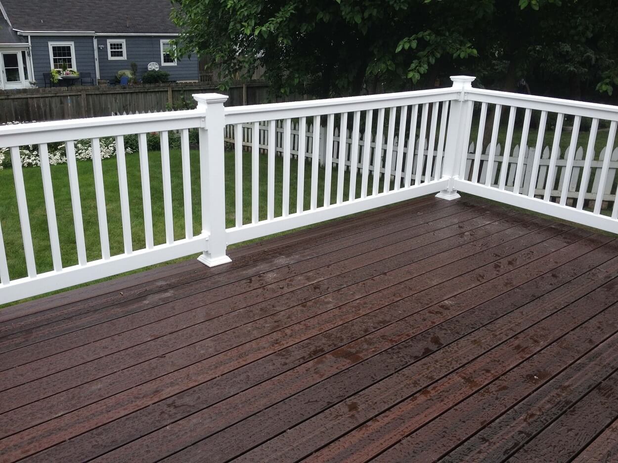 Composite deck addition by Archadeck