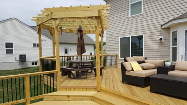 Custom-wooden-deck-and-corner-pergola-in-Lebanon-OH