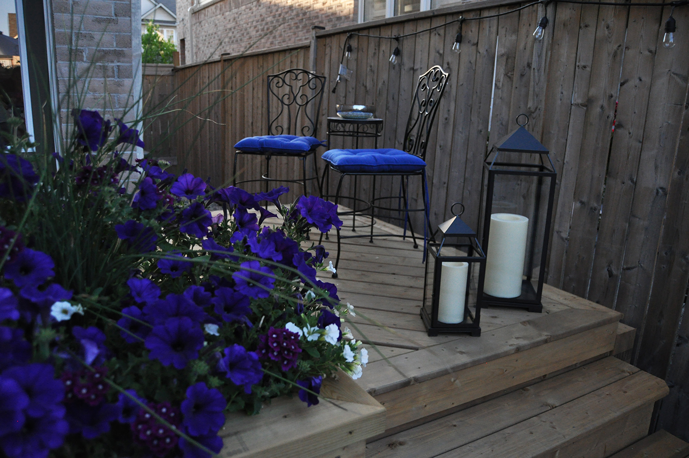 Wood deck in Oakvill.