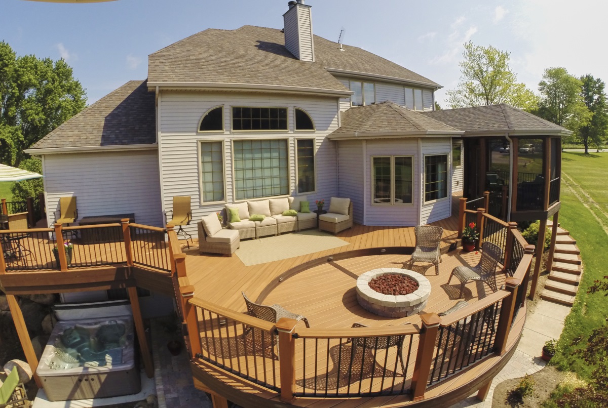 Second level deck with fire feature