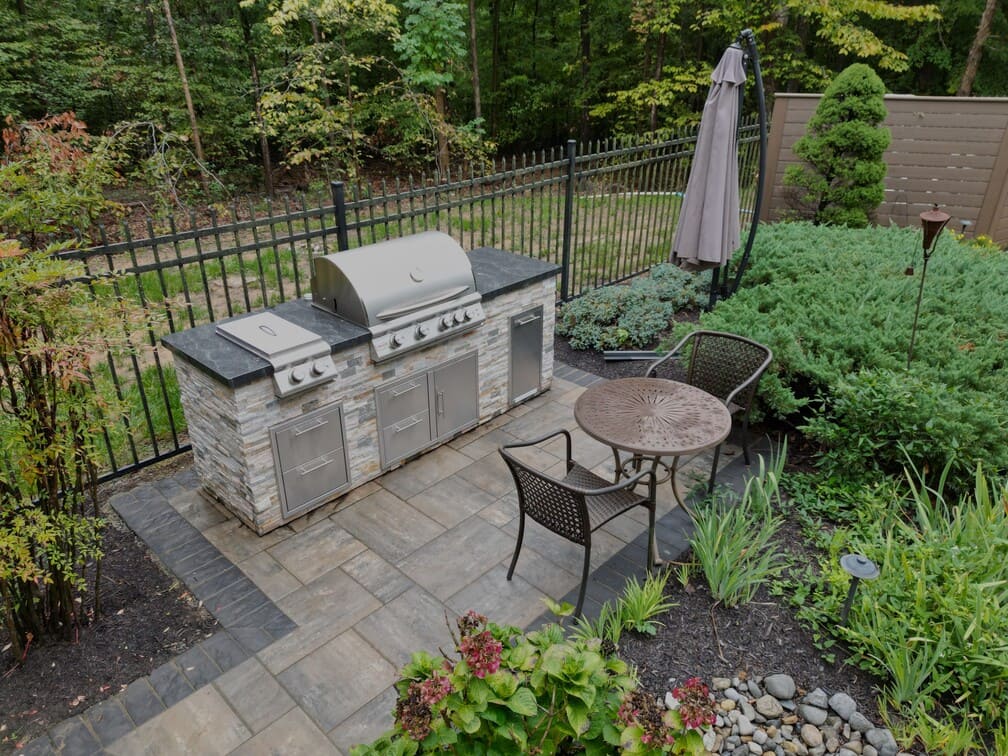 outdoor kitchen