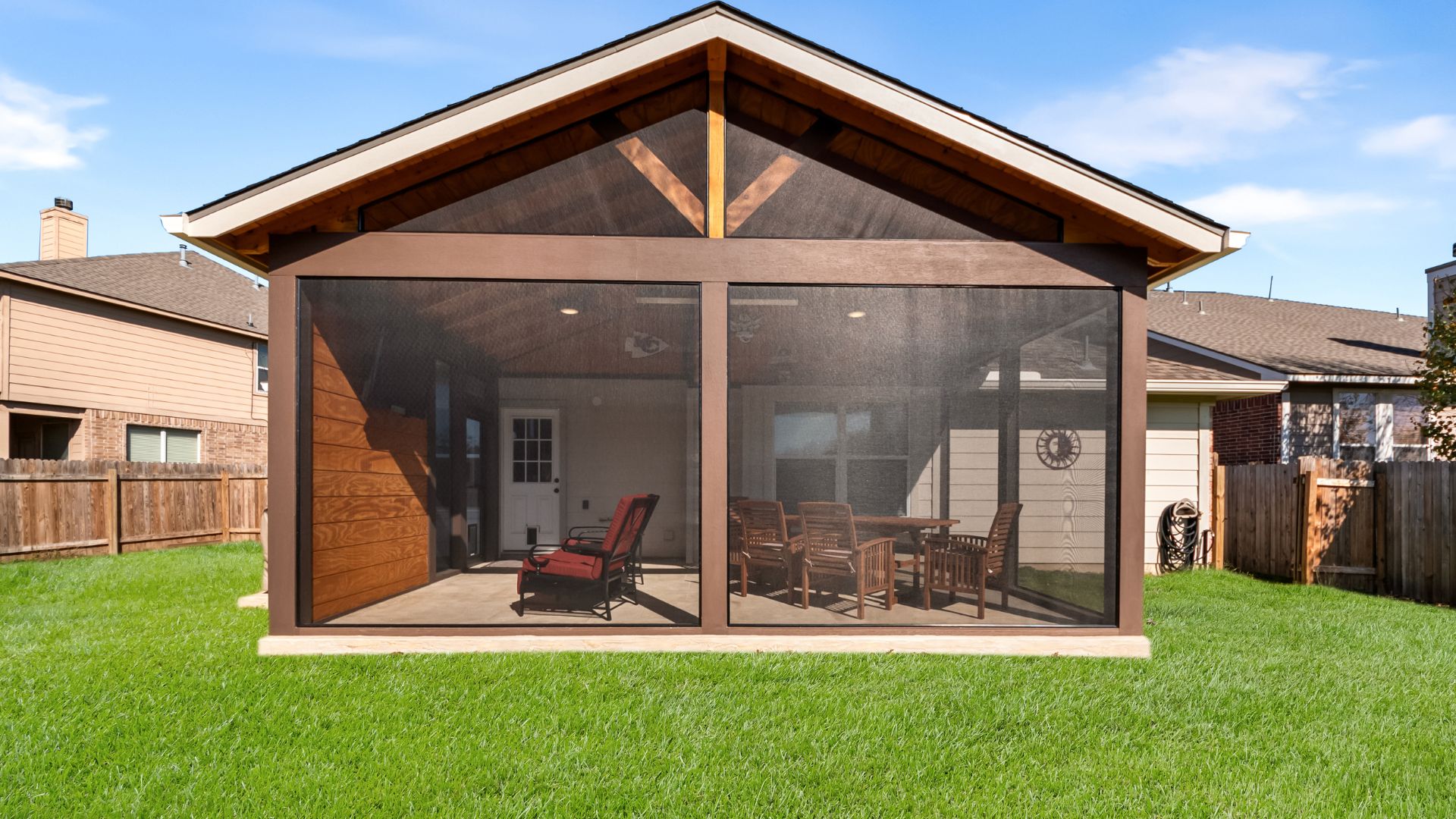 Are there disadvantages to a screened in porch?