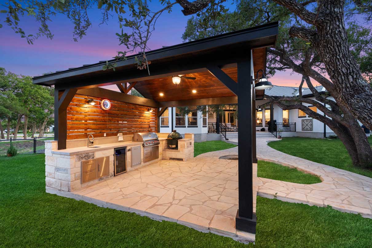 backyard patio with outdoor kitchen, patio cover San Antonio