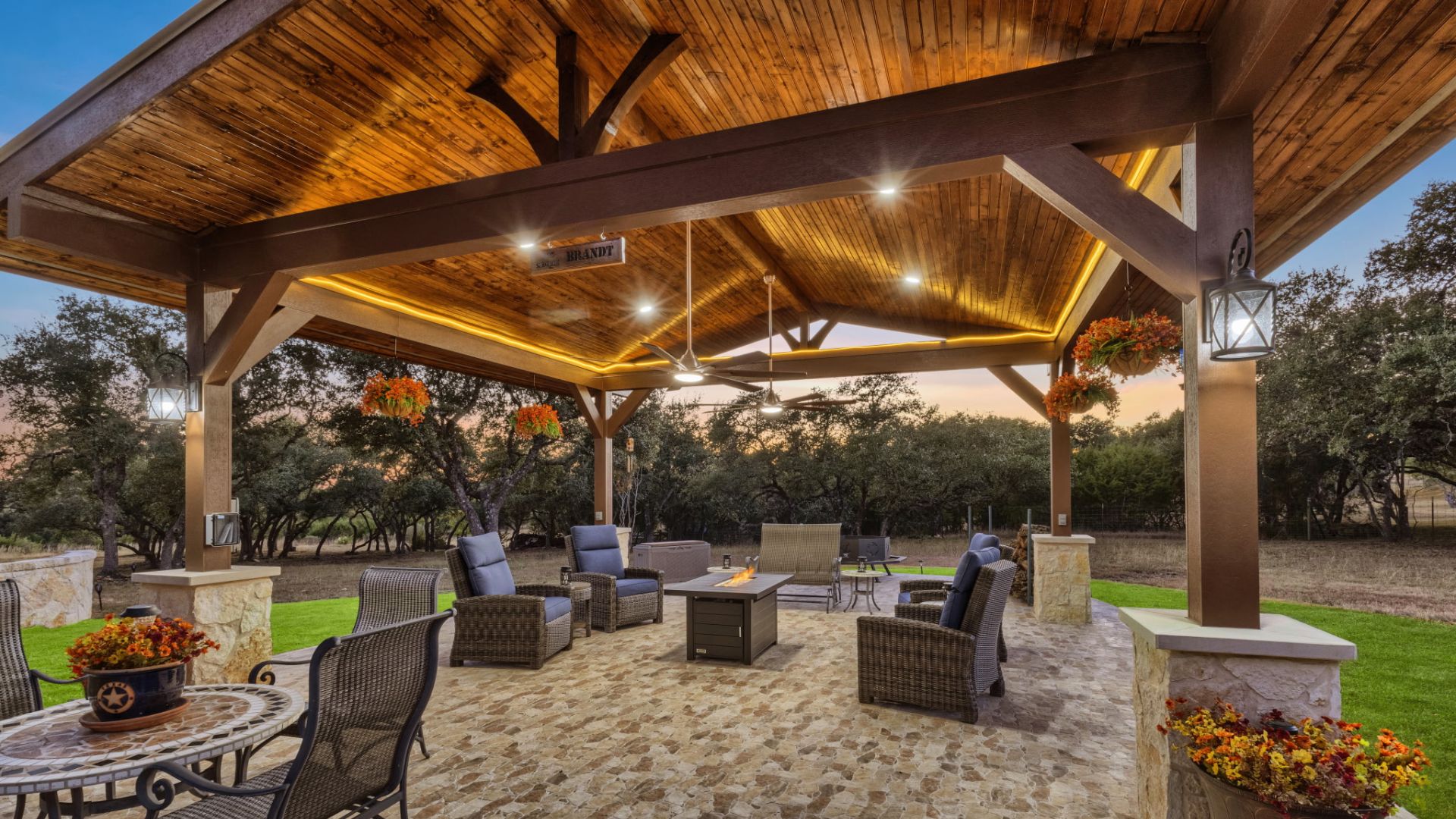 luxury covered patio builders