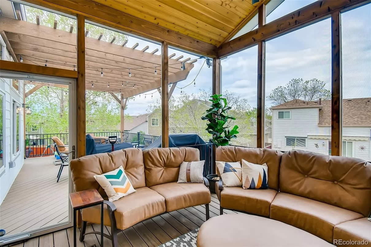 Can mosquitoes get inside a screened porch?