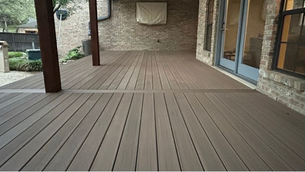custom covered deck builders