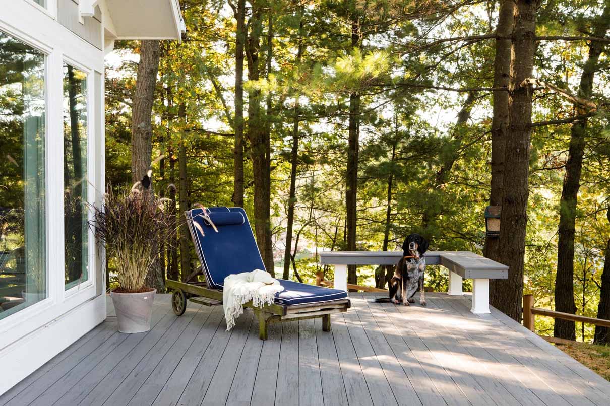 What is a deck contractor?