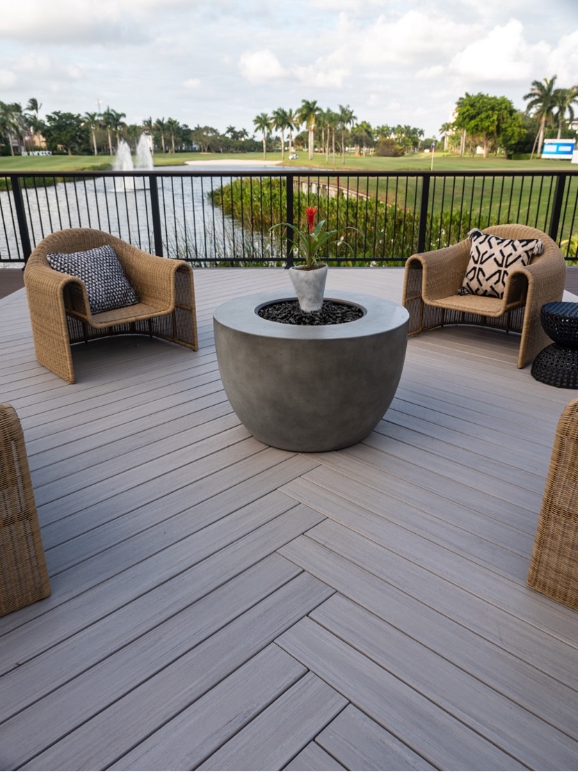 Sarasota custom deck builders